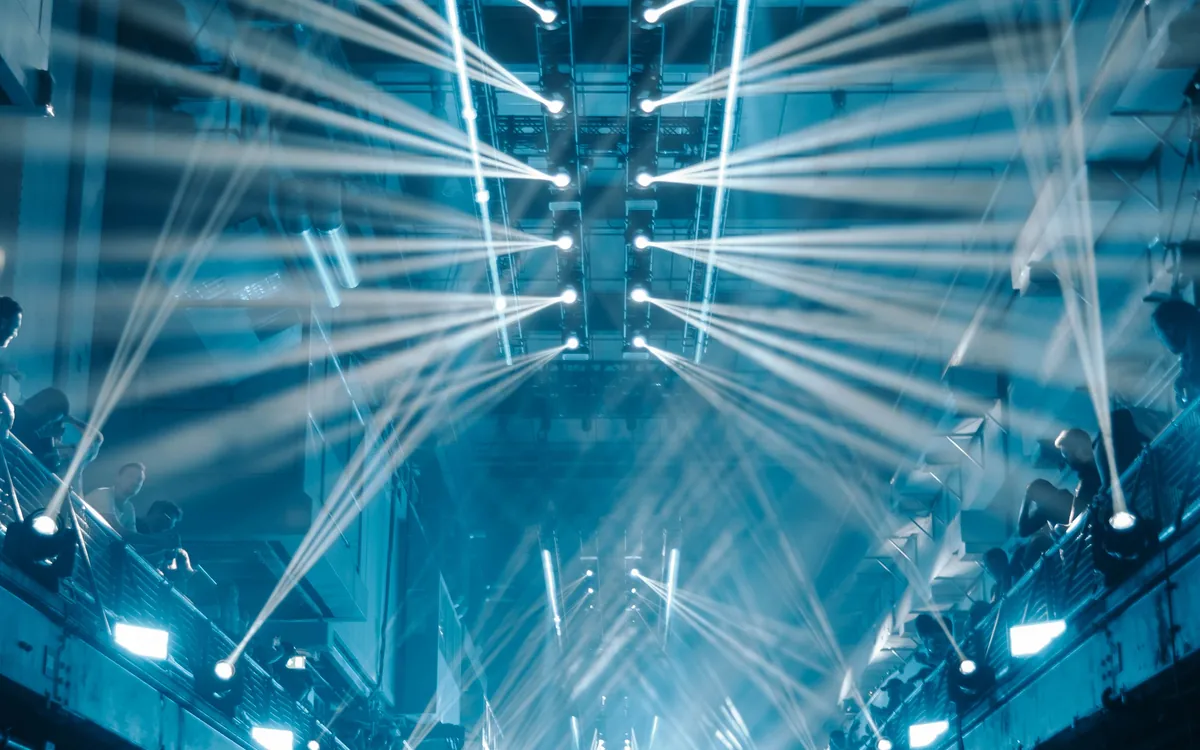 Kalabalık ve enerjik konser festivali