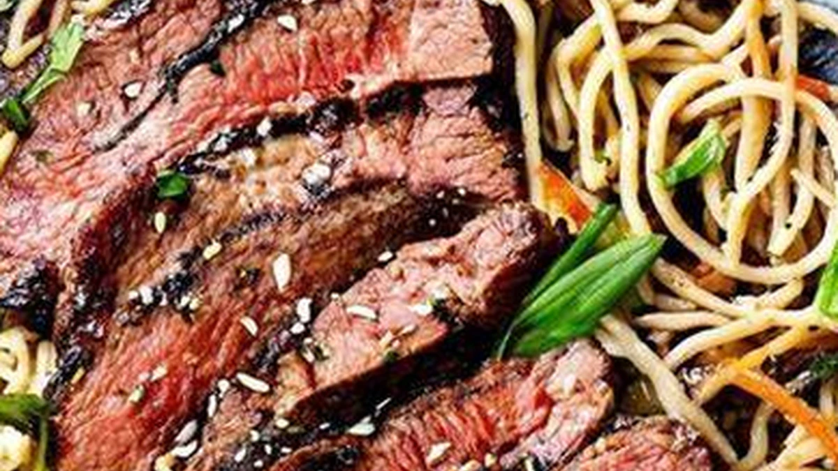 Etli udon yemek seçeneği